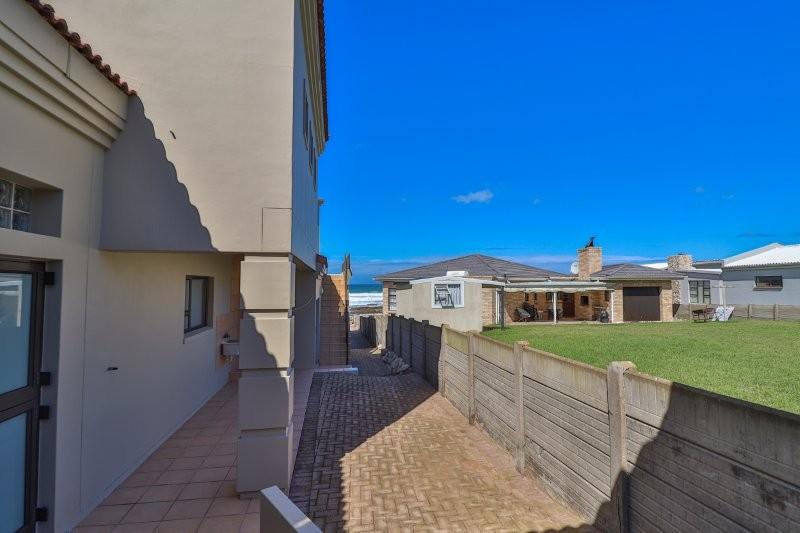 4 Bedroom Property for Sale in Jongensfontein Western Cape